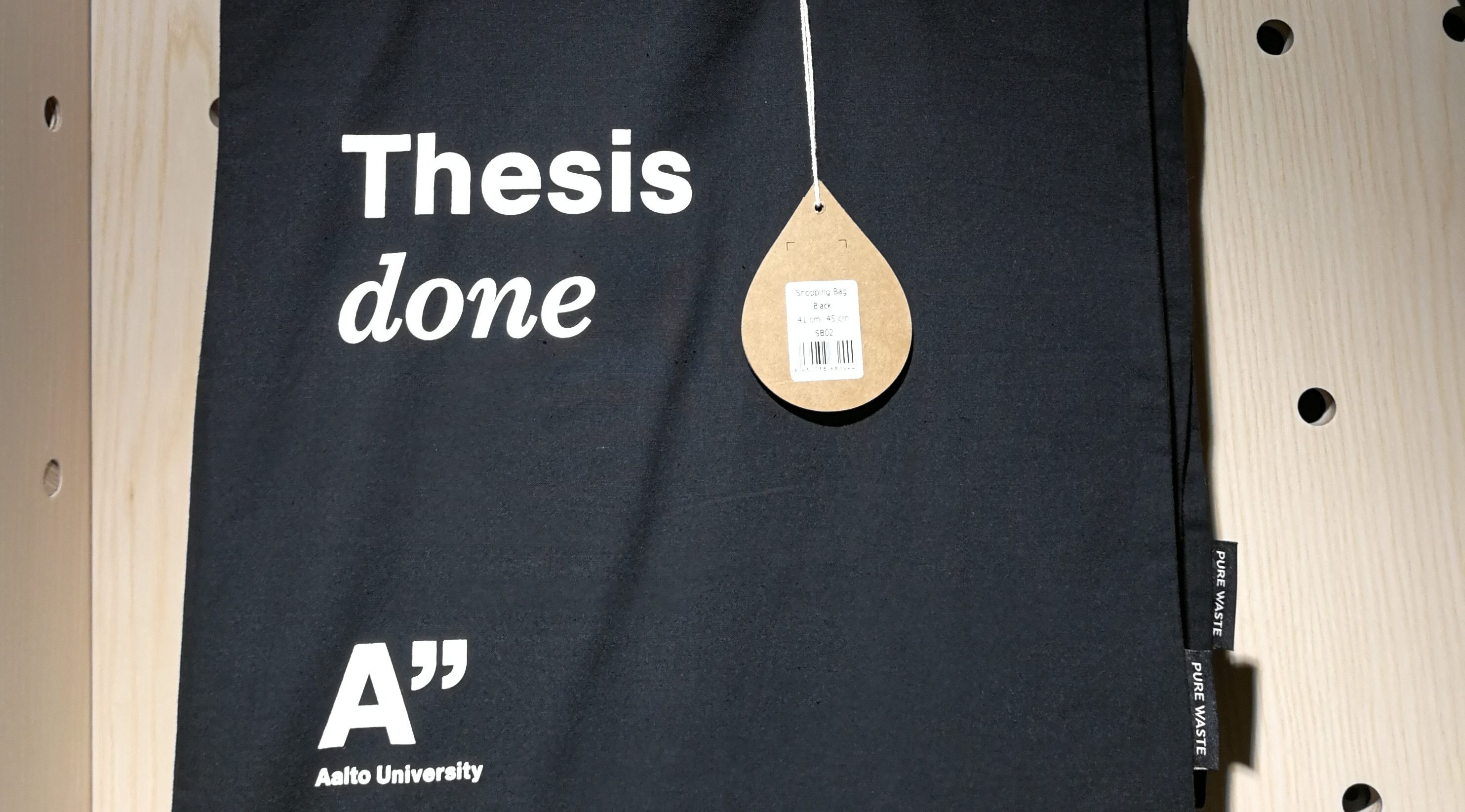 Aalto University shopping bag: Thesis done